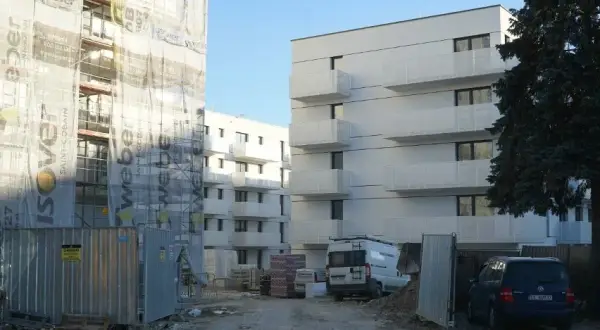 Ile kosztuje metr kwadratowy mieszkania w bloku w 2025 roku? Ceny, które zaskakują